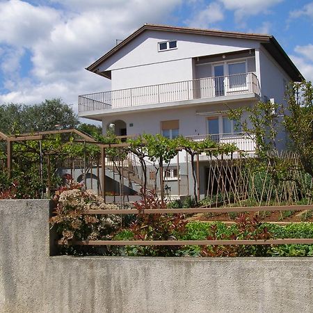 Apartment Vallelunga พูลา ภายนอก รูปภาพ